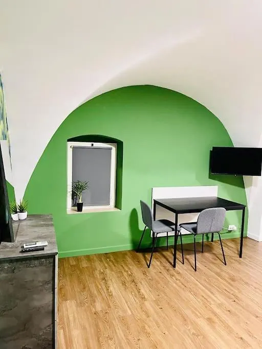 Suite169 La Nicchia In Centro Bari 0*,